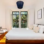 Whome | Mouraria Deluxe Apartment